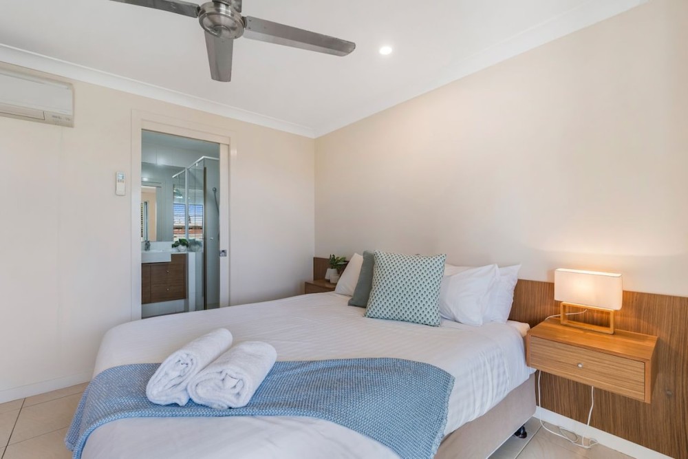 Malibu Apartments Unit 2 - 5 Oak Street — photo 3