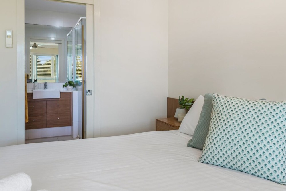 Malibu Apartments Unit 2 - 5 Oak Street — photo 12