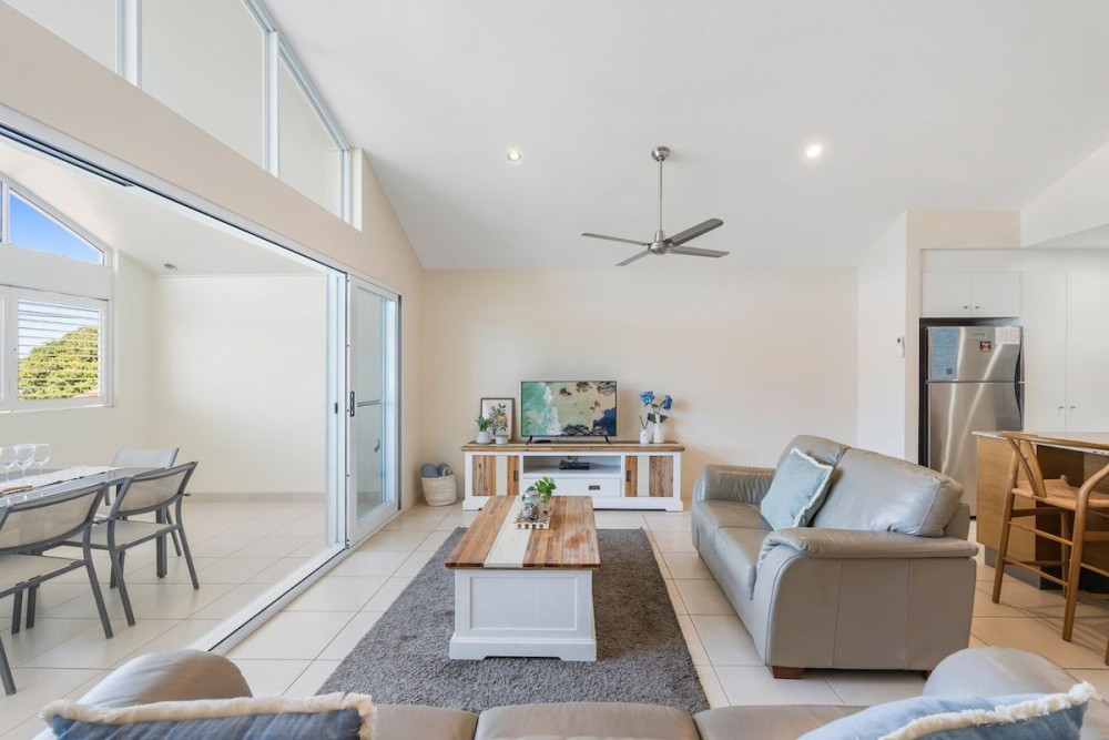 Malibu Apartments Unit 2 - 5 Oak Street — photo 5