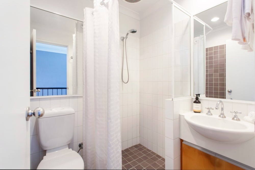 Waterfront Escape on Fishermans Wharf w Ocean View — photo 14