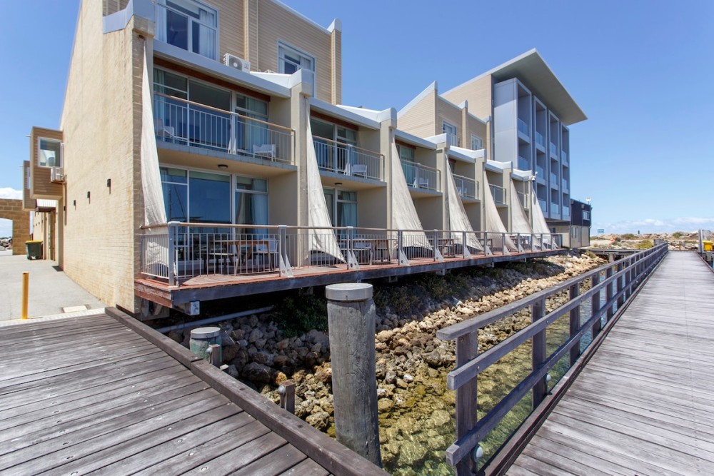 Waterfront Escape on Fishermans Wharf w Ocean View — photo 23