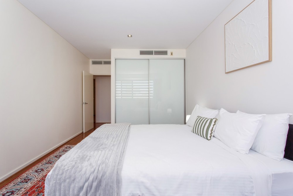 Portview | 3BR King Beds + Balcony & Pool — photo 35