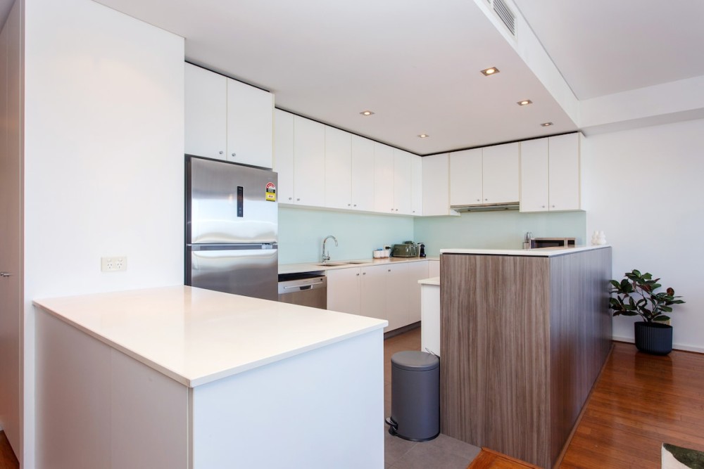Portview | 3BR King Beds + Balcony & Pool — photo 12