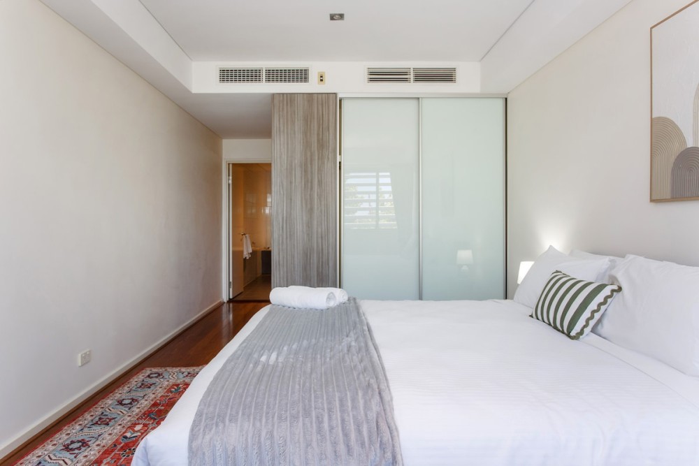 Portview | 3BR King Beds + Balcony & Pool — photo 27