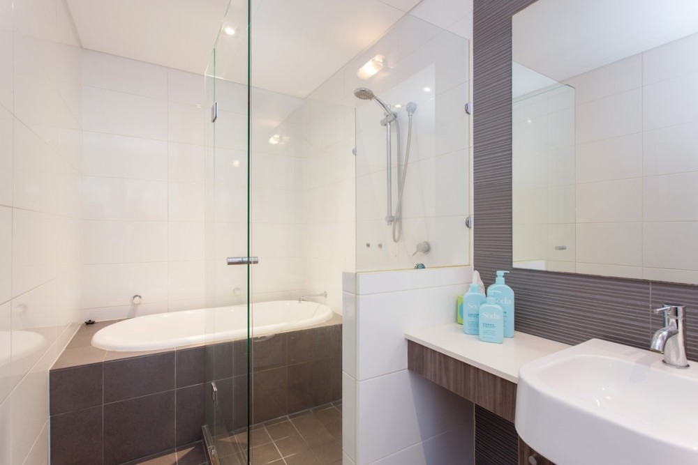 Portview | 3BR King Beds + Balcony & Pool — photo 45