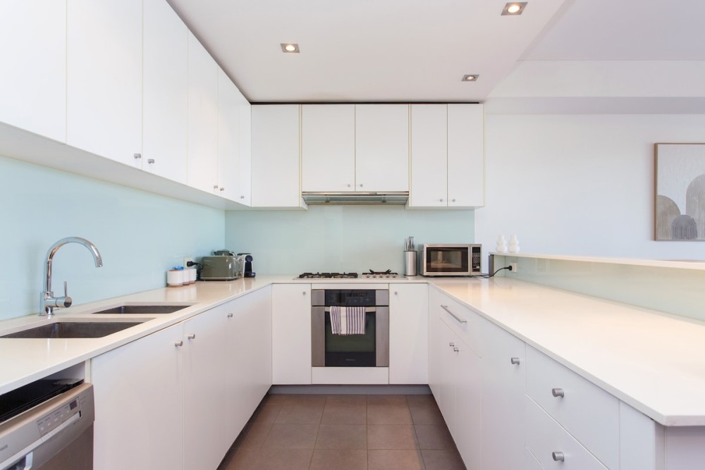 Portview | 3BR King Beds + Balcony & Pool — photo 10