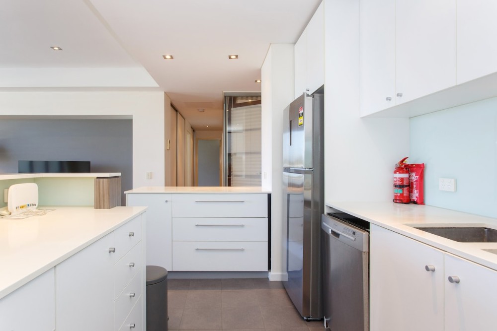 Portview | 3BR King Beds + Balcony & Pool — photo 14