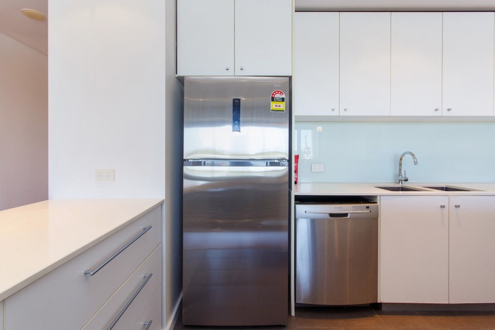 Portview | 3BR King Beds + Balcony & Pool — photo 16