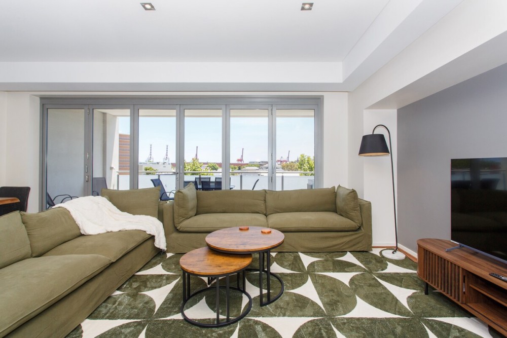 Portview | 3BR King Beds + Balcony & Pool — photo 3