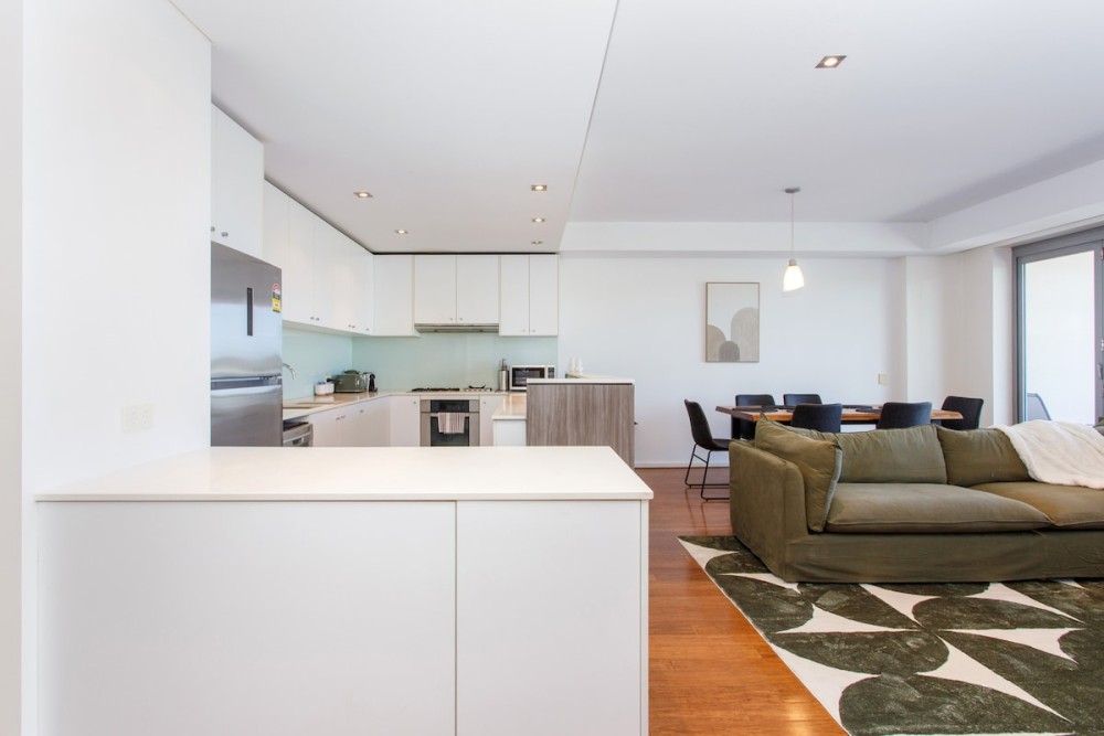 Portview | 3BR King Beds + Balcony & Pool — photo 18