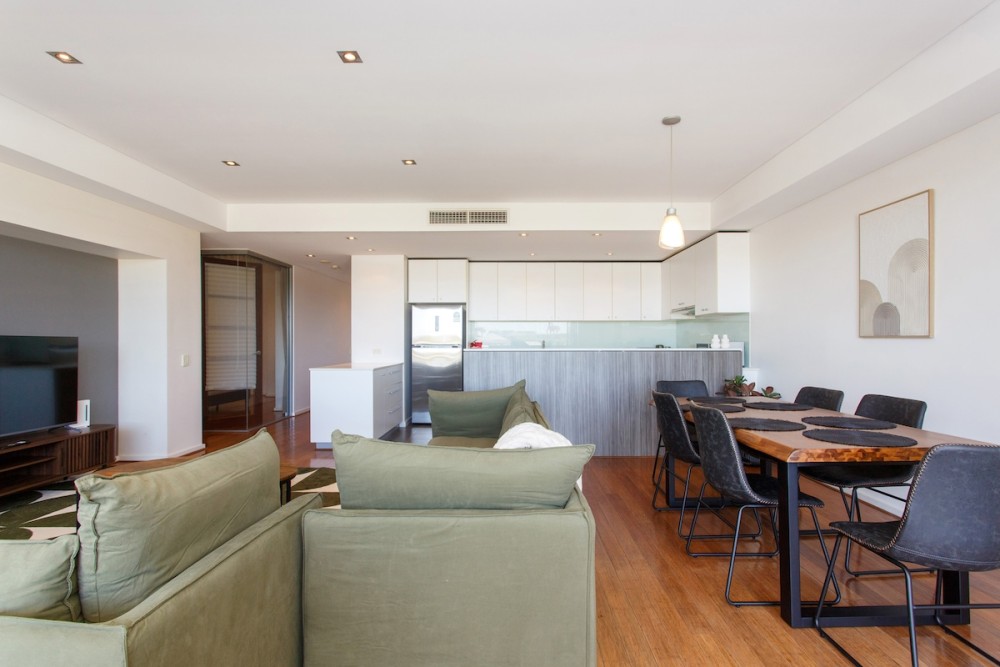 Portview | 3BR King Beds + Balcony & Pool — photo 9