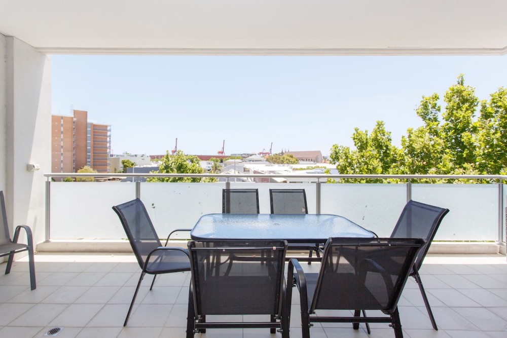 Portview | 3BR King Beds + Balcony & Pool — photo 54