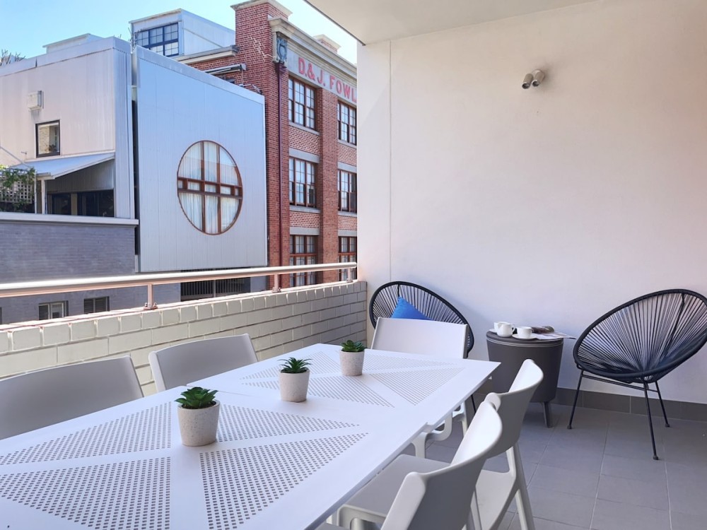 Pearl on Pakenham- Central w Balcony — photo 19