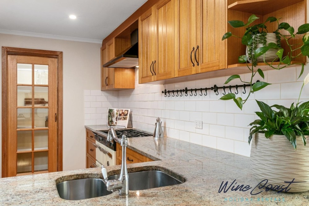 Southern Vales By Wine Coast Holiday Rentals — photo 74