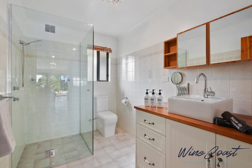 Southern Vales By Wine Coast Holiday Rentals — photo 82