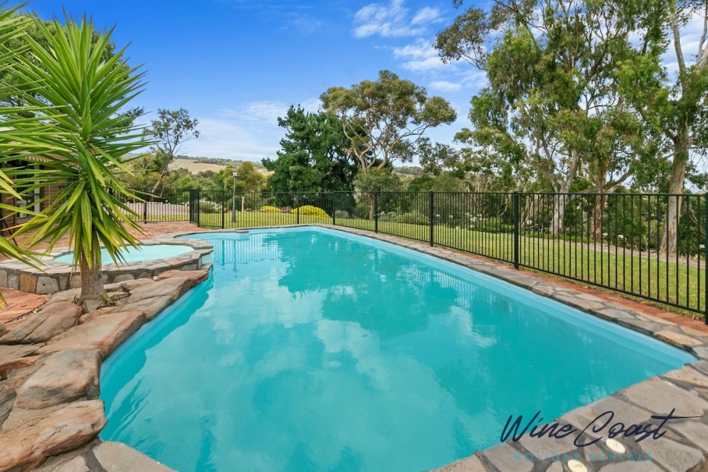 Southern Vales By Wine Coast Holiday Rentals — photo 58