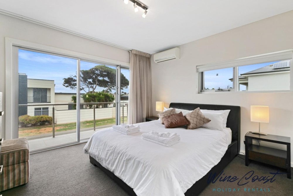Esplanade Escape By Wine Coast Holiday Rentals — photo 33
