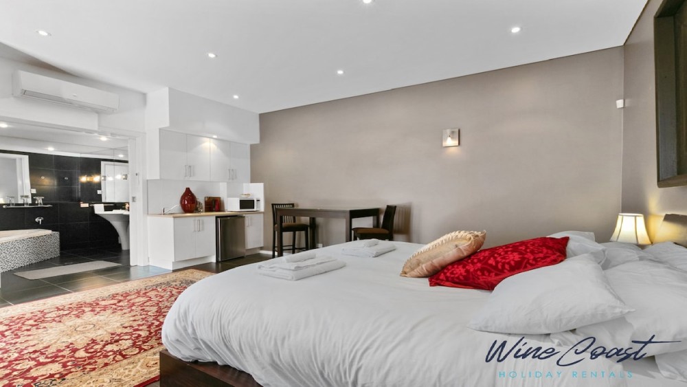 Esplanade Escape By Wine Coast Holiday Rentals — photo 74