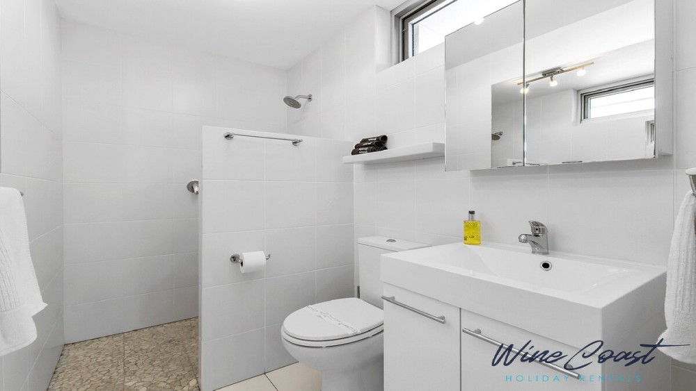 Esplanade Escape By Wine Coast Holiday Rentals — photo 68