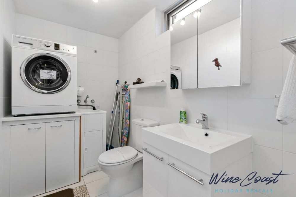 Esplanade Escape By Wine Coast Holiday Rentals — photo 45