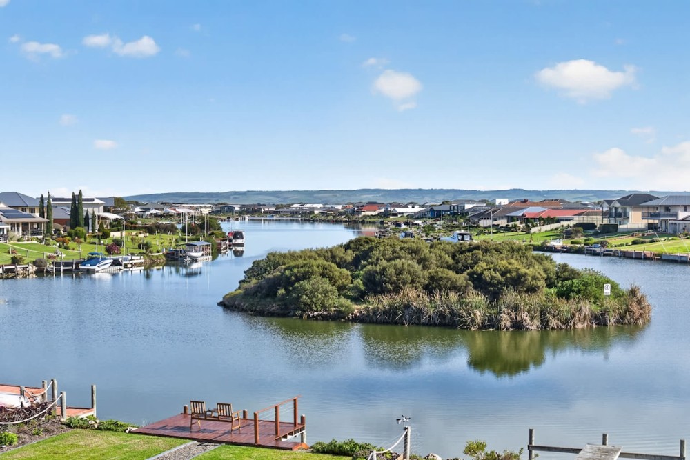 Marina Breeze - Excelsior Pde — photo 34