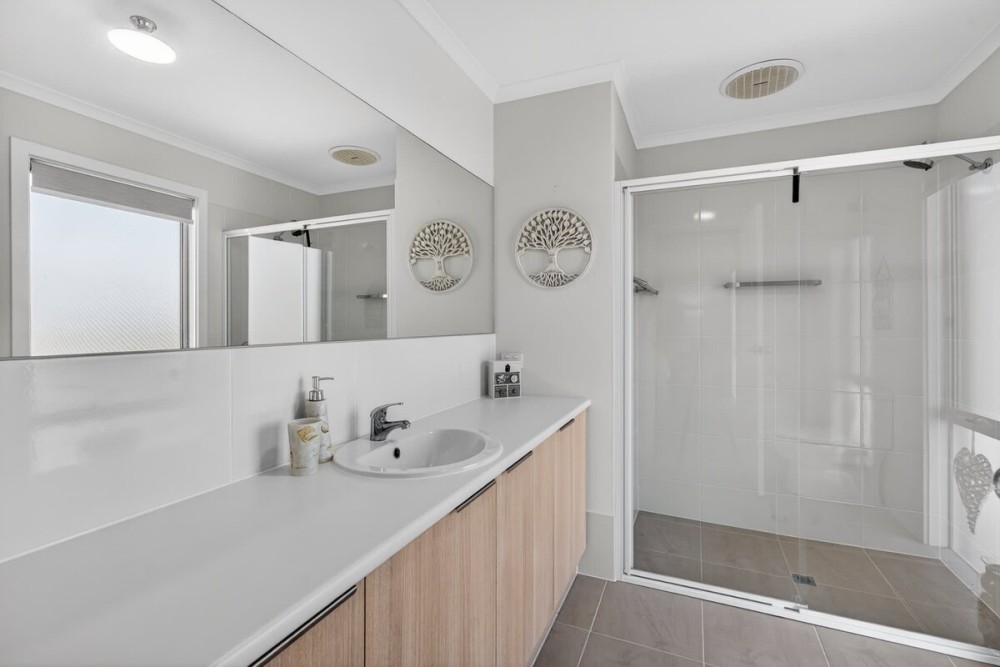 Marina Breeze - Excelsior Pde — photo 10