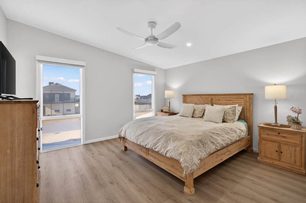 Marina Breeze - Excelsior Pde — photo 9