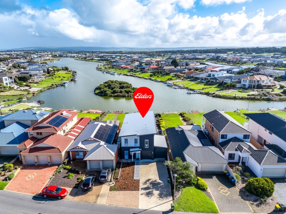 Marina Breeze - Excelsior Pde — photo 2