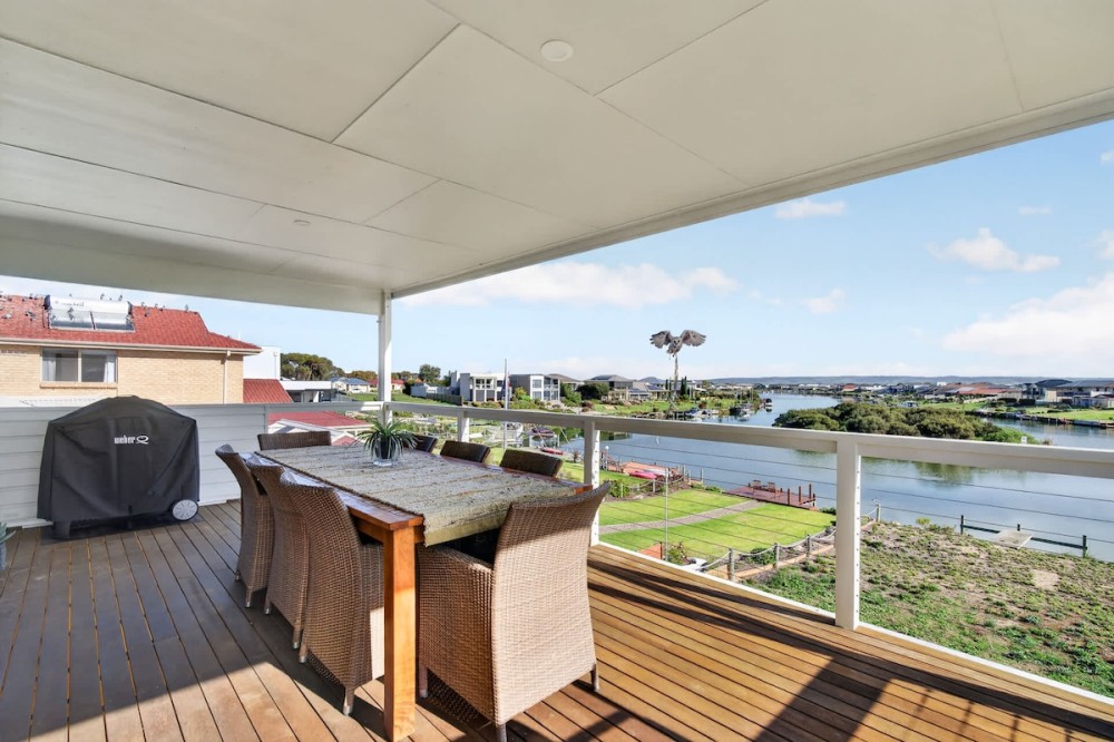 Marina Breeze - Excelsior Pde — photo 31