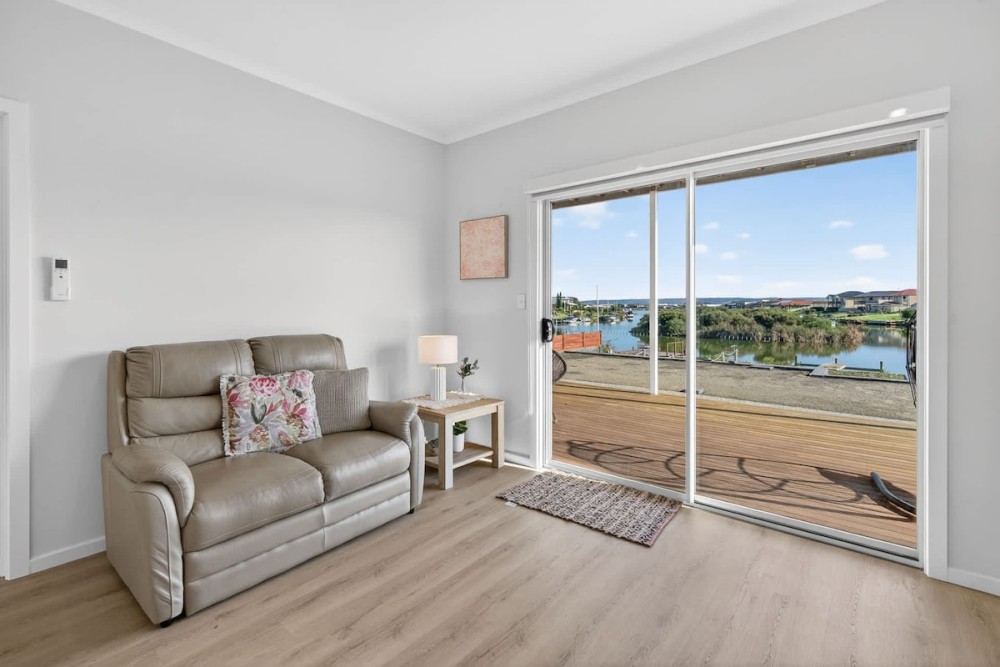 Marina Breeze - Excelsior Pde — photo 23