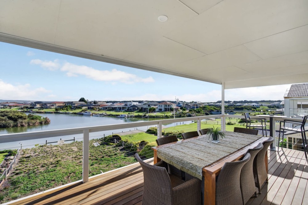 Marina Breeze - Excelsior Pde — photo 33