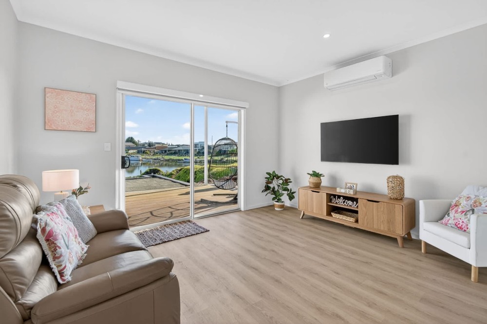Marina Breeze - Excelsior Pde — photo 20
