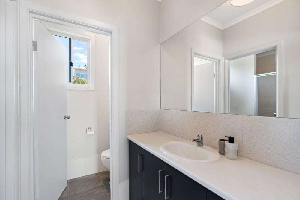 74 Corcoran Avenue, Coastal family retreat — photo 18
