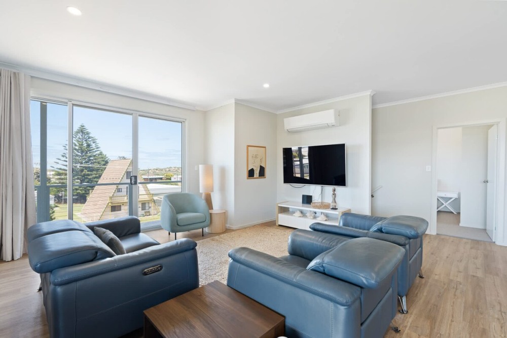 74 Corcoran Avenue, Coastal family retreat — photo 41