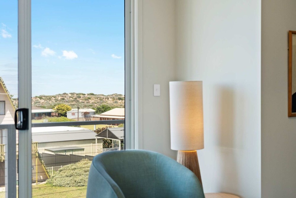 74 Corcoran Avenue, Coastal family retreat — photo 45