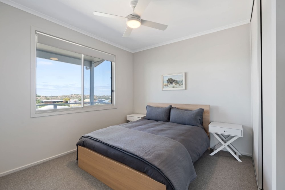 74 Corcoran Avenue, Coastal family retreat — photo 15