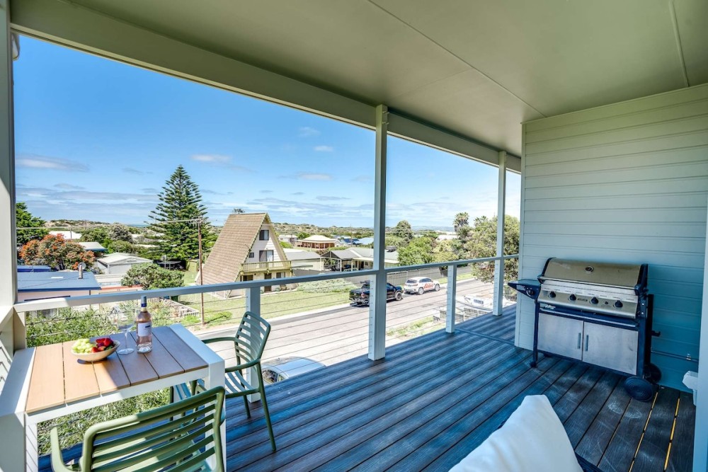 74 Corcoran Avenue, Coastal family retreat — photo 25