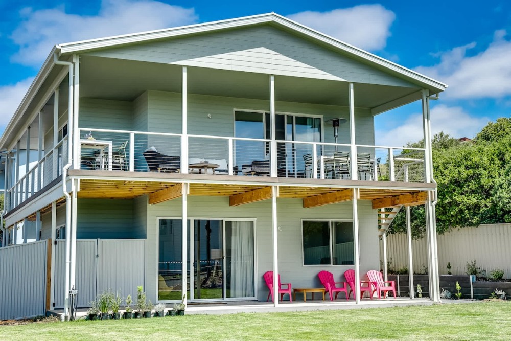 74 Corcoran Avenue, Coastal family retreat — photo 21