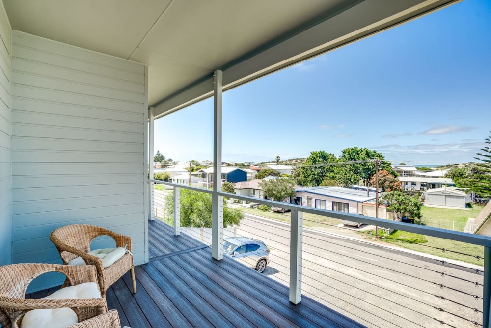 74 Corcoran Avenue, Coastal family retreat — photo 46