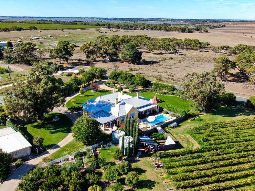 Villa & Sauna Steps to Cellar Door & Weddings — photo 30