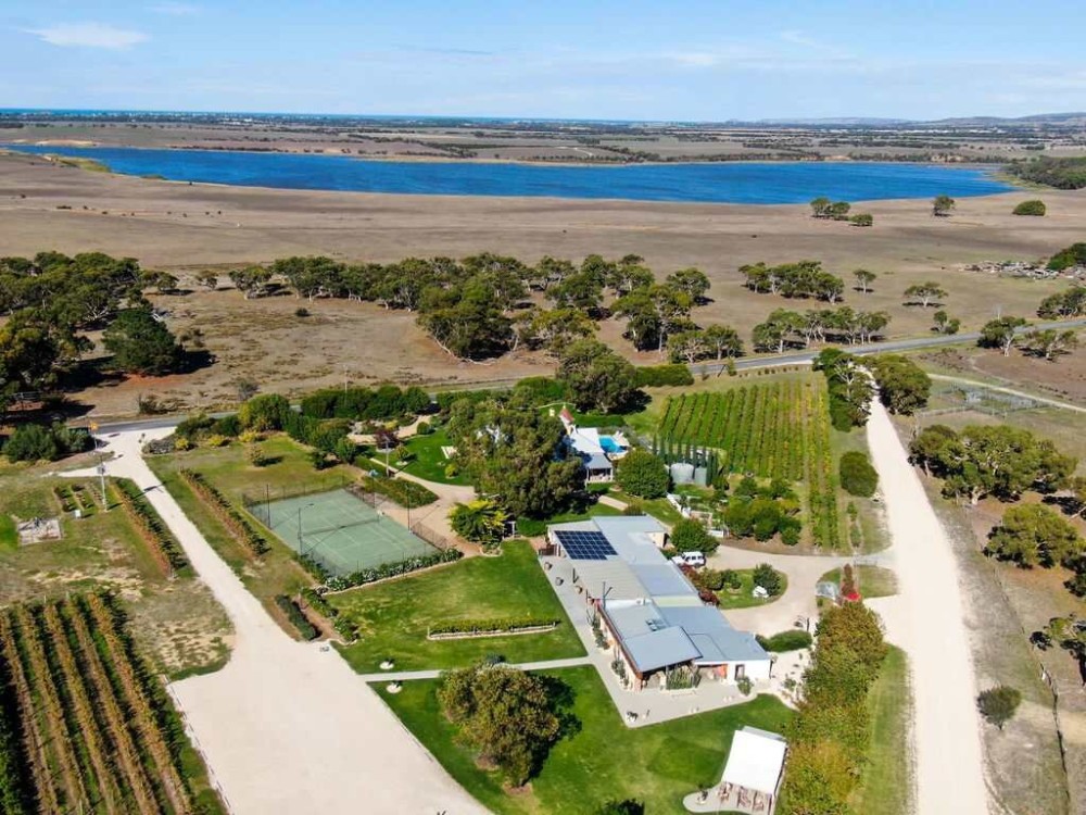Villa & Sauna Steps to Cellar Door & Weddings — photo 43