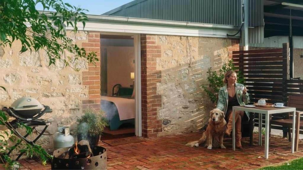 Couples Cottage Escape Cellar Door Bath — photo 15