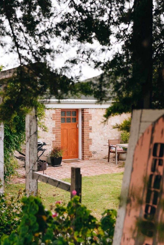 Couples Cottage Escape Cellar Door Bath — photo 3