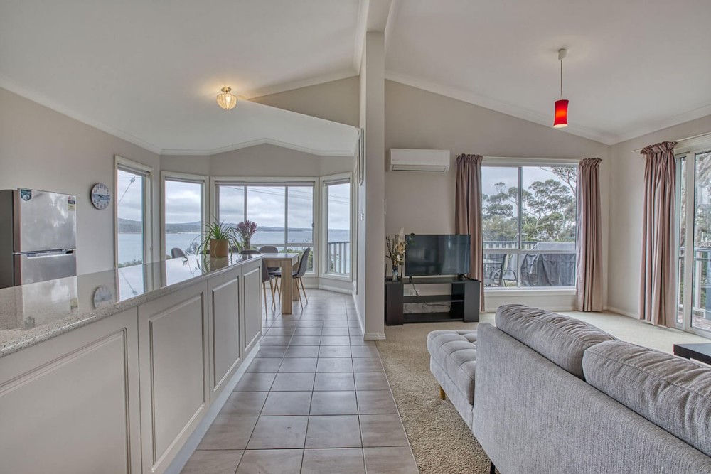 Front Row Beachfront — photo 12
