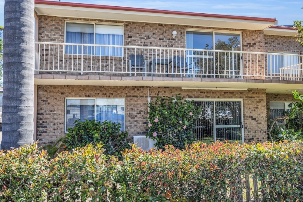 Beachfront Apartments: Upstairs — photo 9