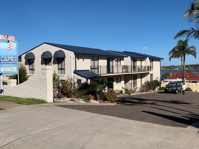 Capri Standard Apartments - Merimbula — photo 24