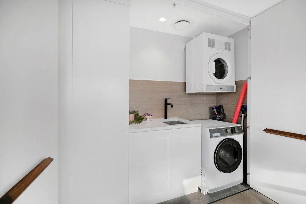 Jewel 27 Luxury 5 Star Beachfront King & Queen — photo 17