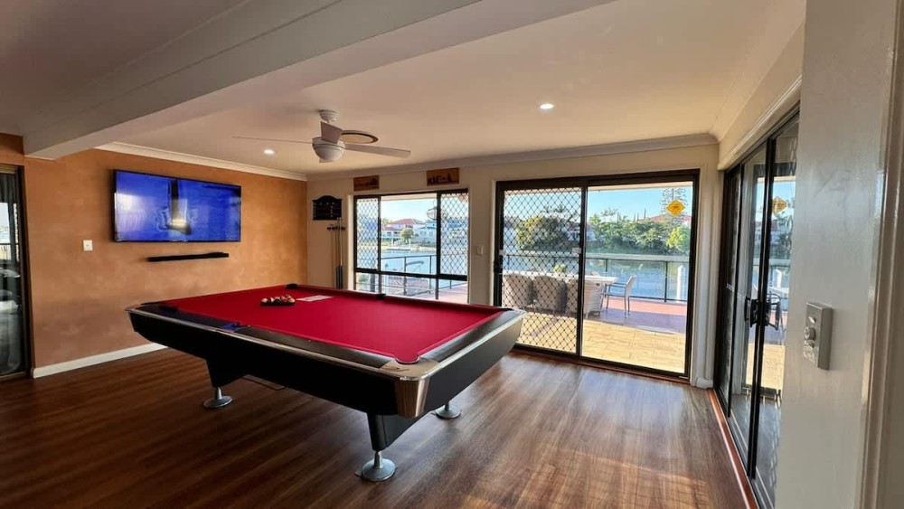 Waterfront Family House with Pool, BBQ — photo 31