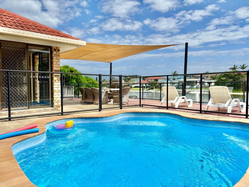 Waterfront Family House with Pool, BBQ — photo 1