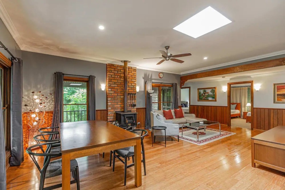 Tranquil 4 bed 2 bath Cottage with fire place — photo 1